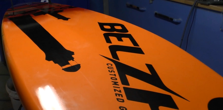 Fabrication d'une planche de windsurf - Belzh Sicomin