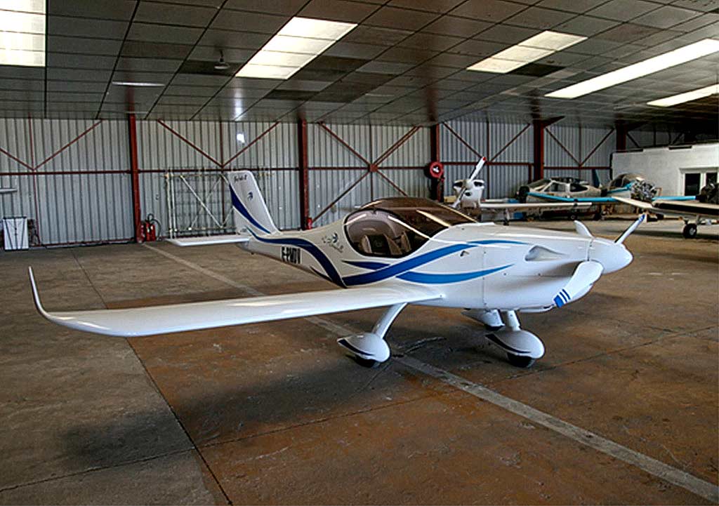 Construction of a Wing 2 aircraft in epoxy resin Sicomin