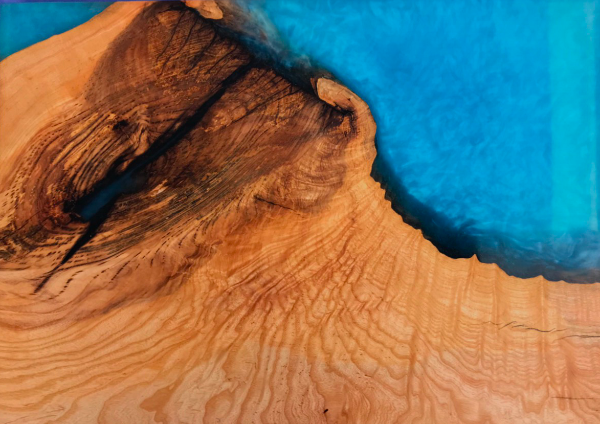 Epoxy resin and furniture : zoom on the resin table  Sicomin