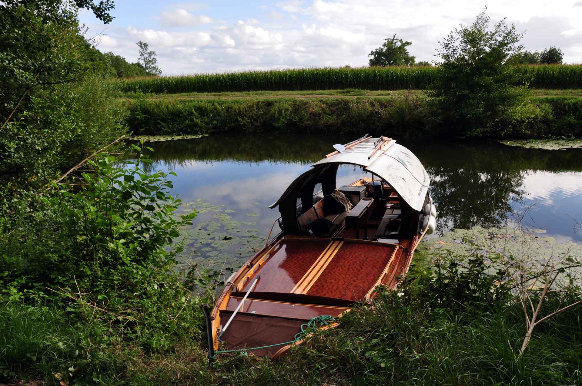 Creation of an epoxy resin barge Sicomin