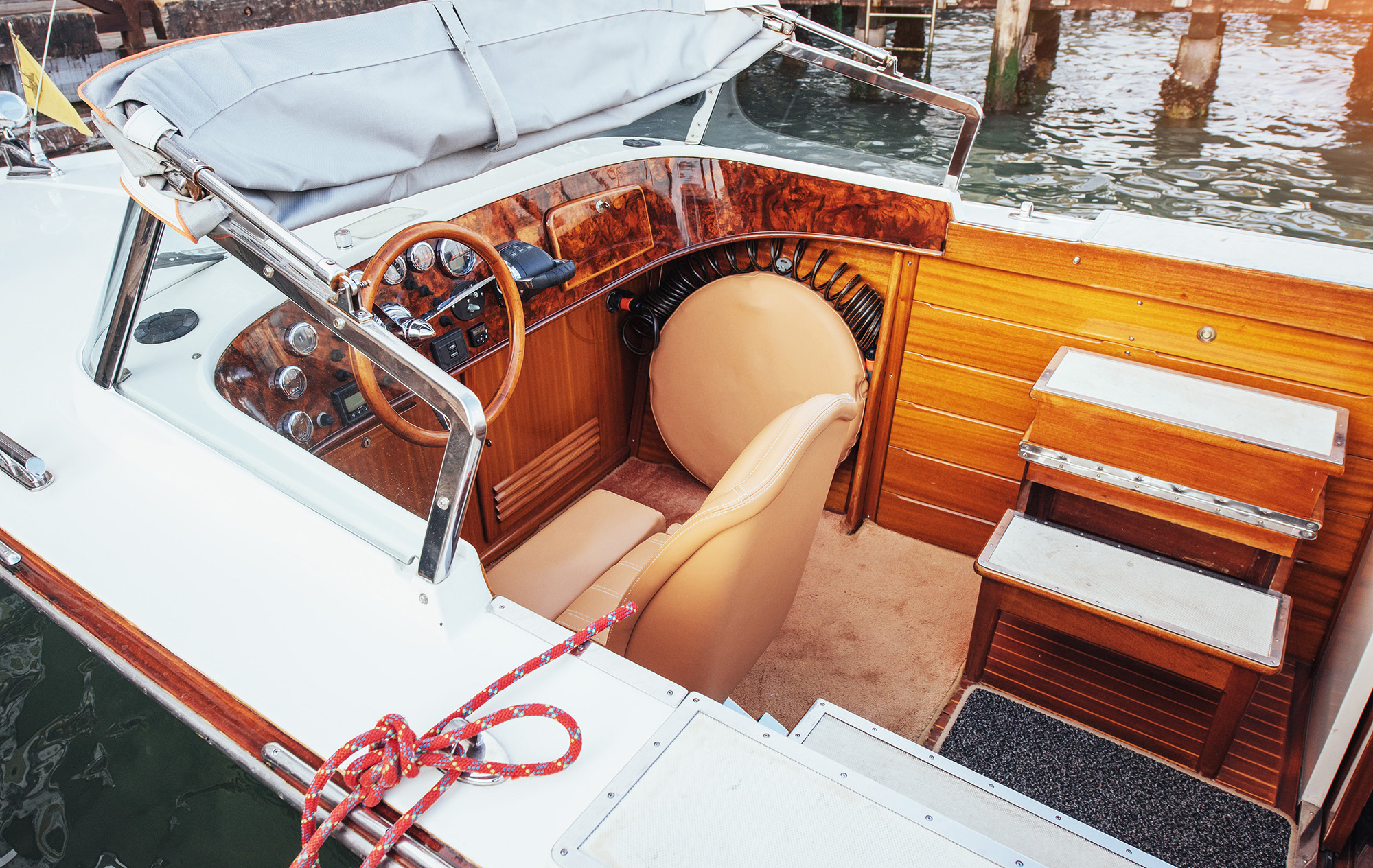 Why apply epoxy resin to a boat? Sicomin