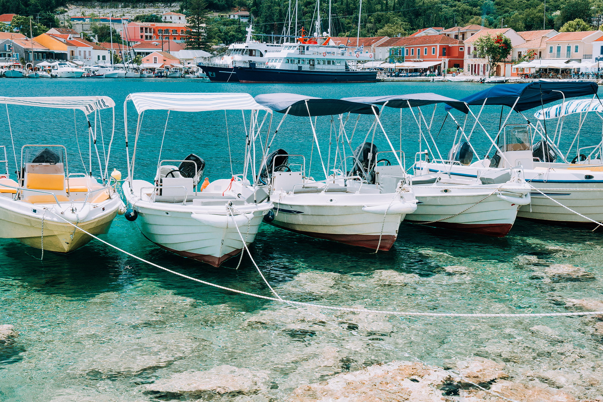 Boat hull: how to repair fiberglass? Sicomin
