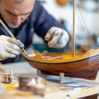 Techniques de base pour appliquer la résine époxy sur une maquette Sicomin