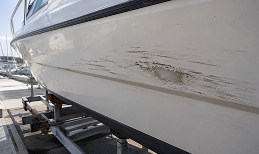 Une avarie en mer : comment j’ai réparé ma coque pour regagner le port