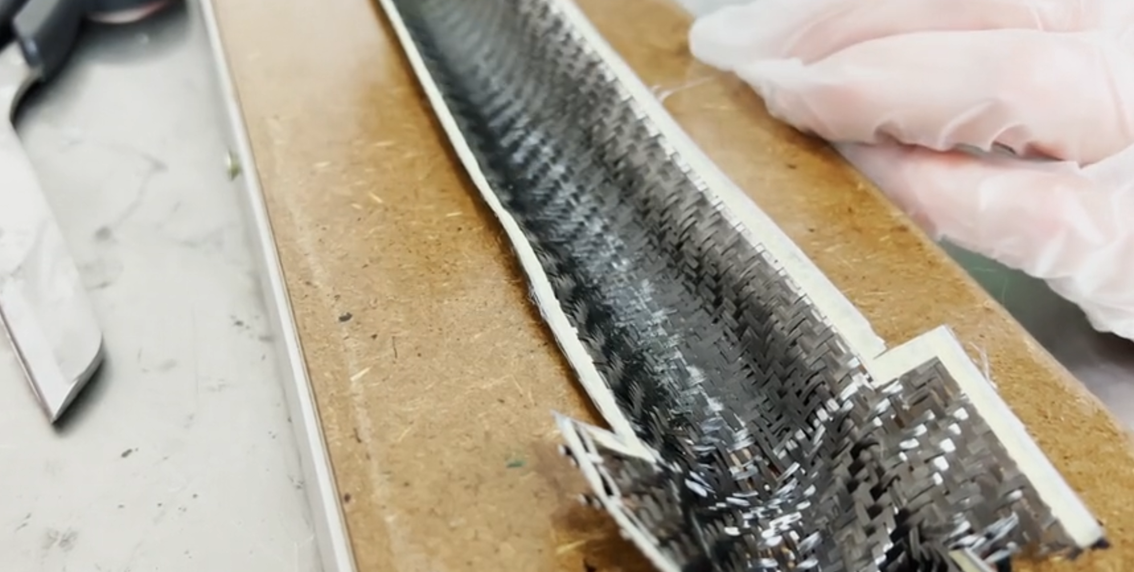 Comment j’ai fabriqué une pièce carbone sur mesure pour mon bateau avec la STRATPOXY PLUS